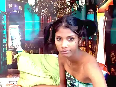 IndianSilkySpice live cam on StripChat
