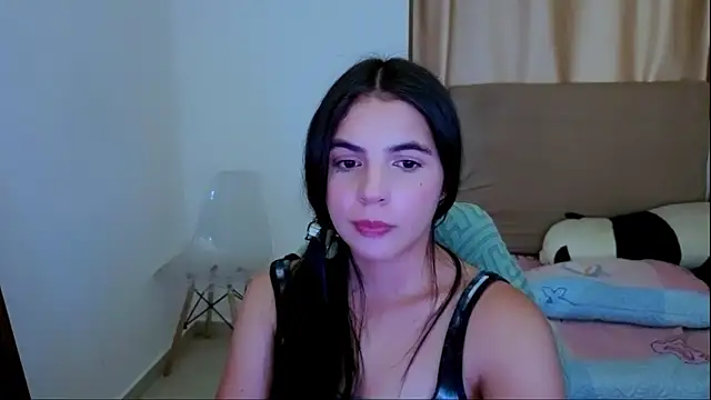 _elenna live cam on StripChat