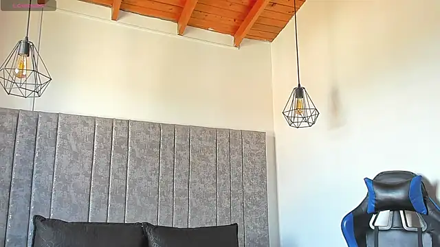 Calvin_Hunter webcam