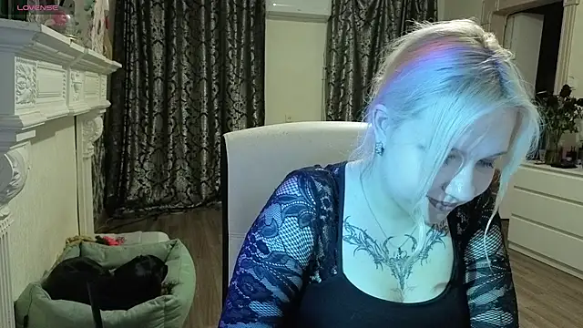 moon__shy webcam