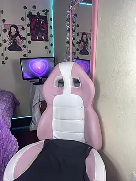 _KittyQueen12's room