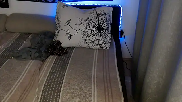 AlienforTwenty webcam