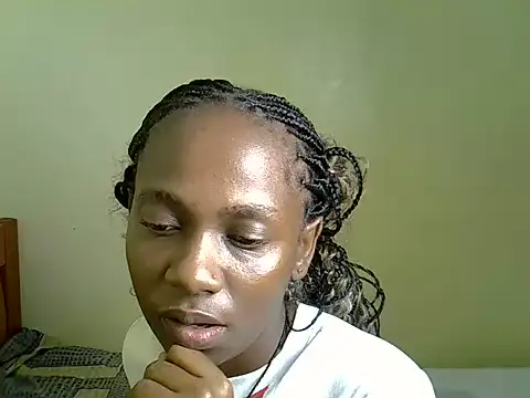 Pearl_petite webcam