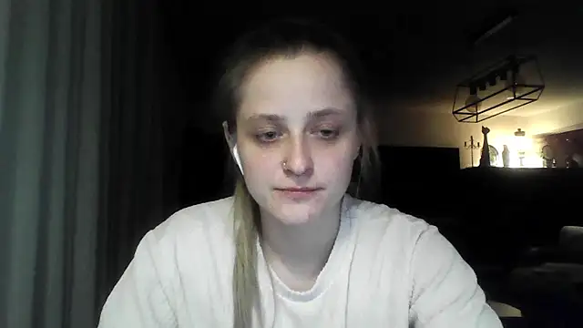 LeaWetGirl webcam