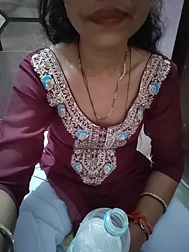 Paakhi-Singh webcam
