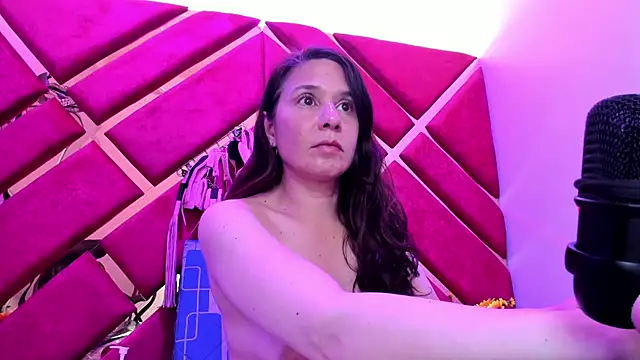 Kylie_Bloom webcam