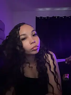 nikkiloveee webcam