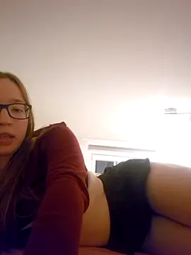 Freaky-Doll webcam
