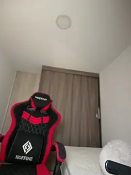 mi_suk11 webcam