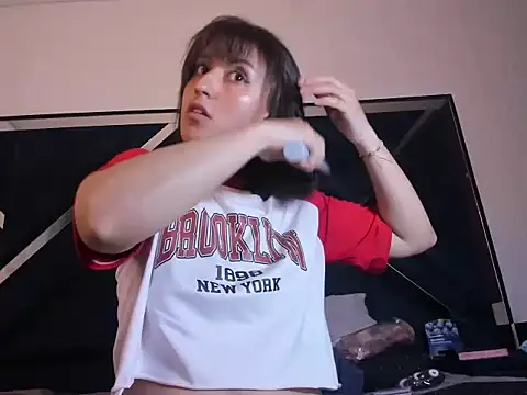 AngelaLinaresx69 webcam
