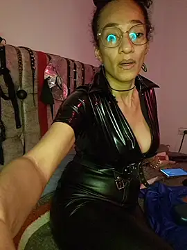 AmelieMartinez webcam