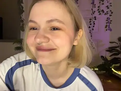 MoonIvy_ webcam