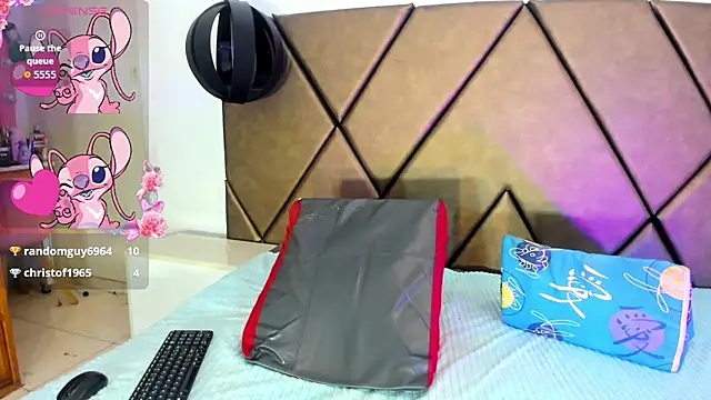 PenelopeGuzman__ webcam