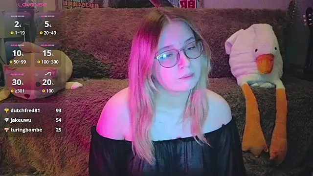 LeahBay live cam on StripChat