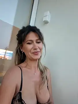 CelynaRoss webcam