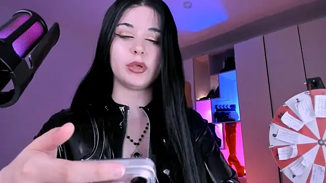 mollyposhh HD twerk webcam show