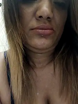 Indianpleasure300 webcam