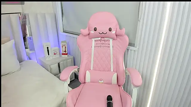 iim_Cloe webcam