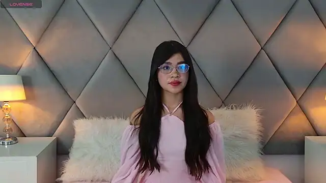 OliviaDiaz live cam on StripChat
