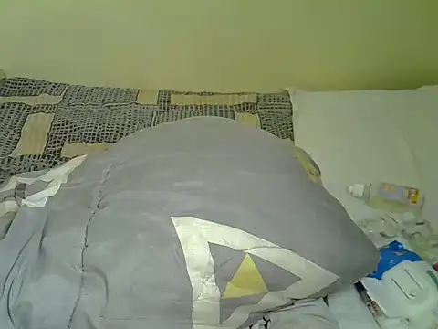 Pearl_petite webcam