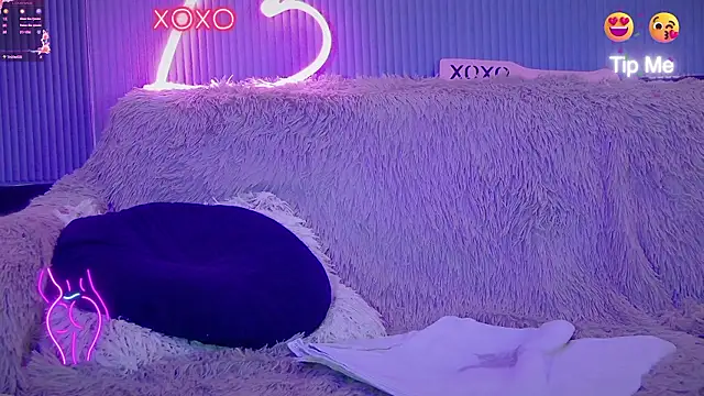 AlishyaJoi live cam on StripChat