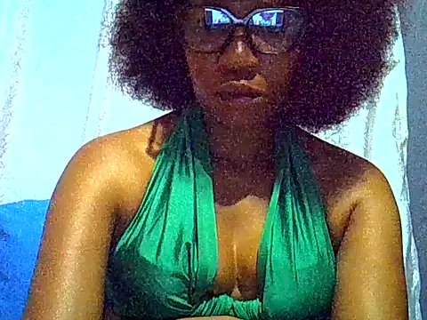 PreettyTee live cam on StripChat
