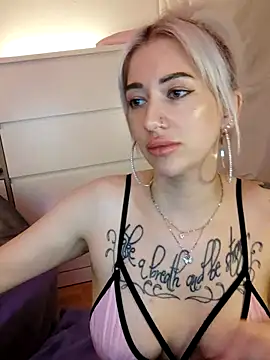Gina-Lumara webcam
