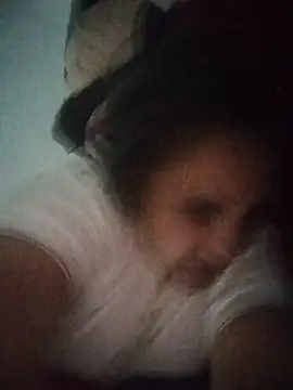 merlyna_goldens webcam
