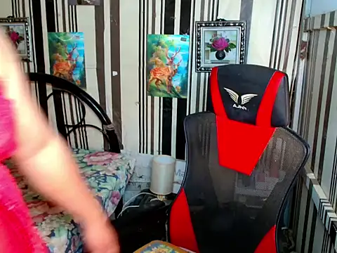 UnCut_Cock_Ts webcam