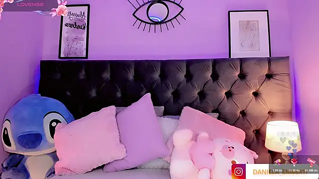 Amira_Ember webcam