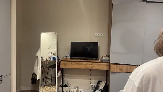 AnnaVelvetFire webcam