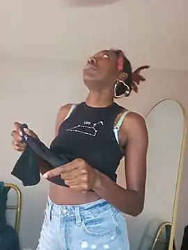 oliviaprettypussy live cam on StripChat