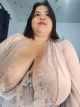 LucyDiamonds1 live cam on StripChat