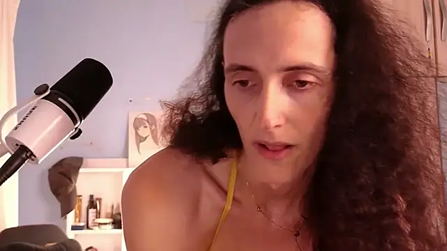 memisecrets - MemiSecrets's free webcam - UK Sex Cams