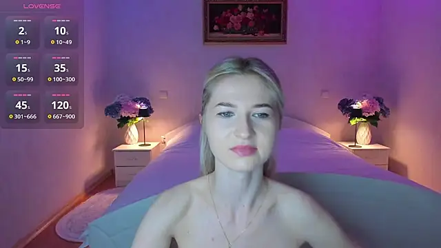 julie_blaze - Julie_Blaze's free webcam - UK Sex Cams