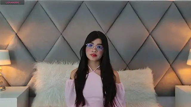 OliviaDiaz live cam on StripChat