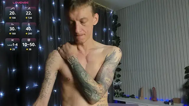 James2Inked live cam on StripChat