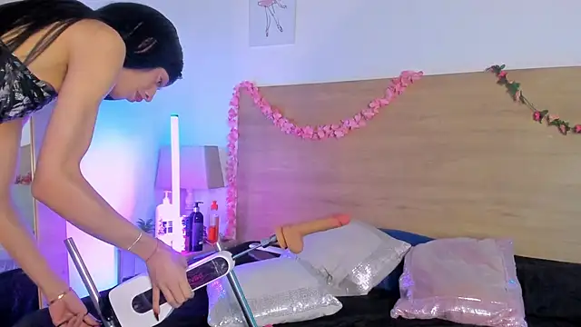 LaraRous webcam