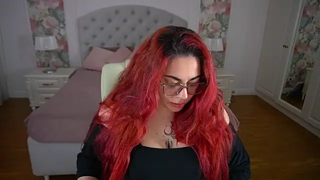 Kittywakee live cam on StripChat