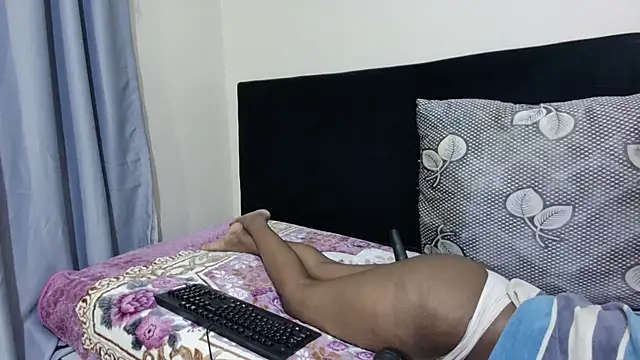 SweetTitties21 webcam