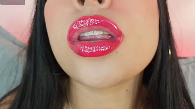 mia_roux1 webcam