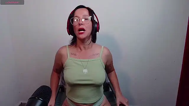 mahina84 webcam