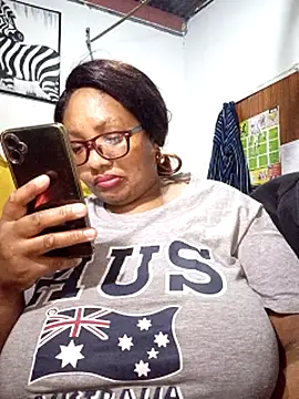 YELLOW_BONE webcam