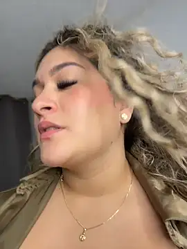 Sara_smiiith211 webcam