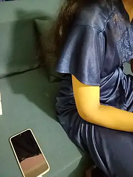 PreetyKitten live cam on StripChat