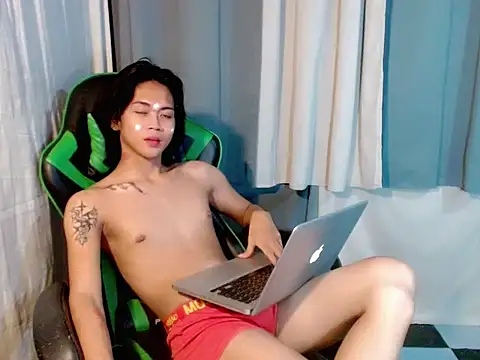 AsianCuteGuy21