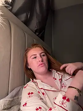 Redvelvetxx2 webcam