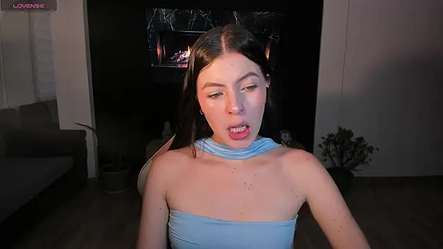 Hillary_myers__ webcam