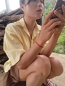 Linda-yiyi live cam on StripChat