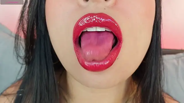 mia_roux1 webcam